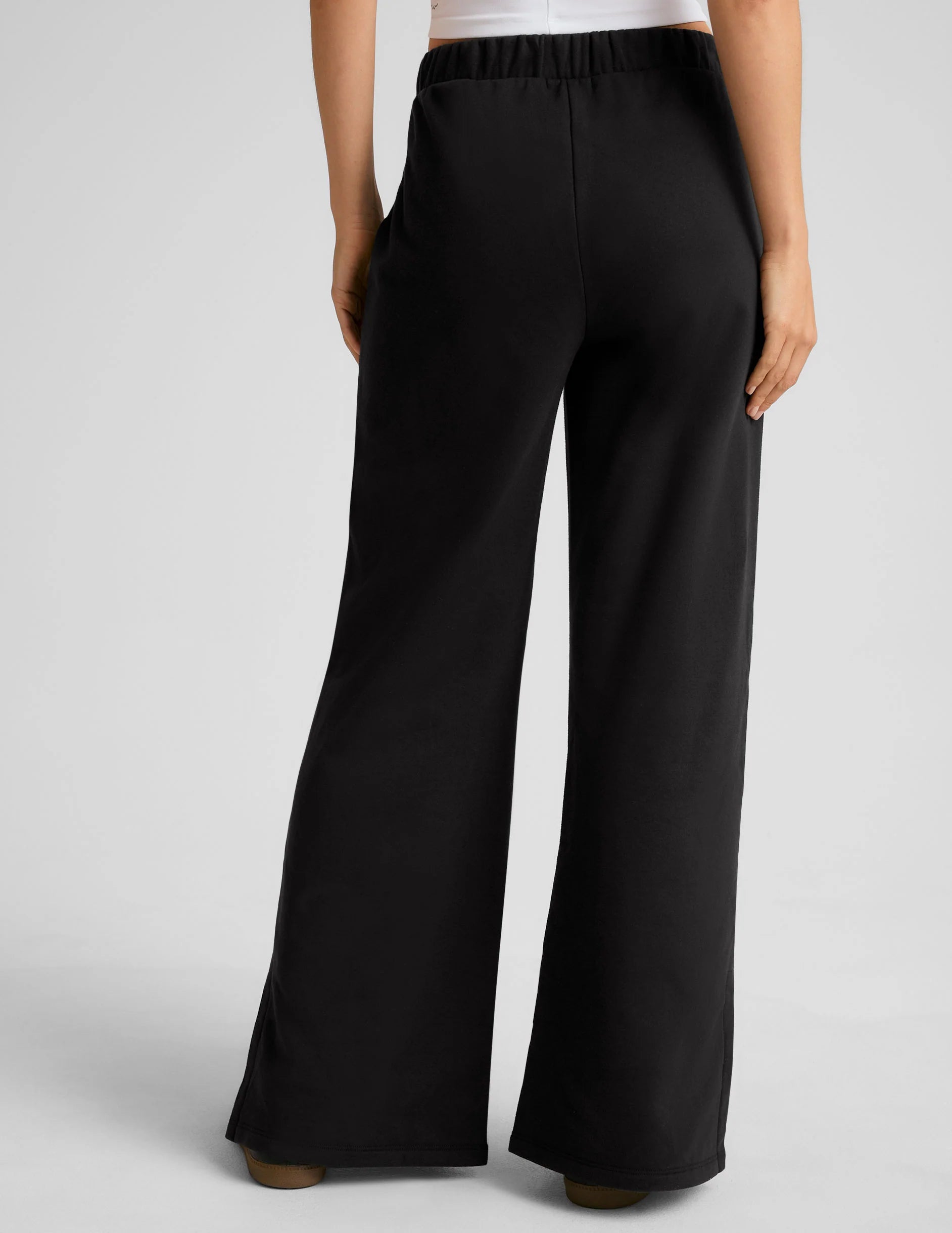 Beyond Yoga Open Ended Mid Rise Wide Leg Pant